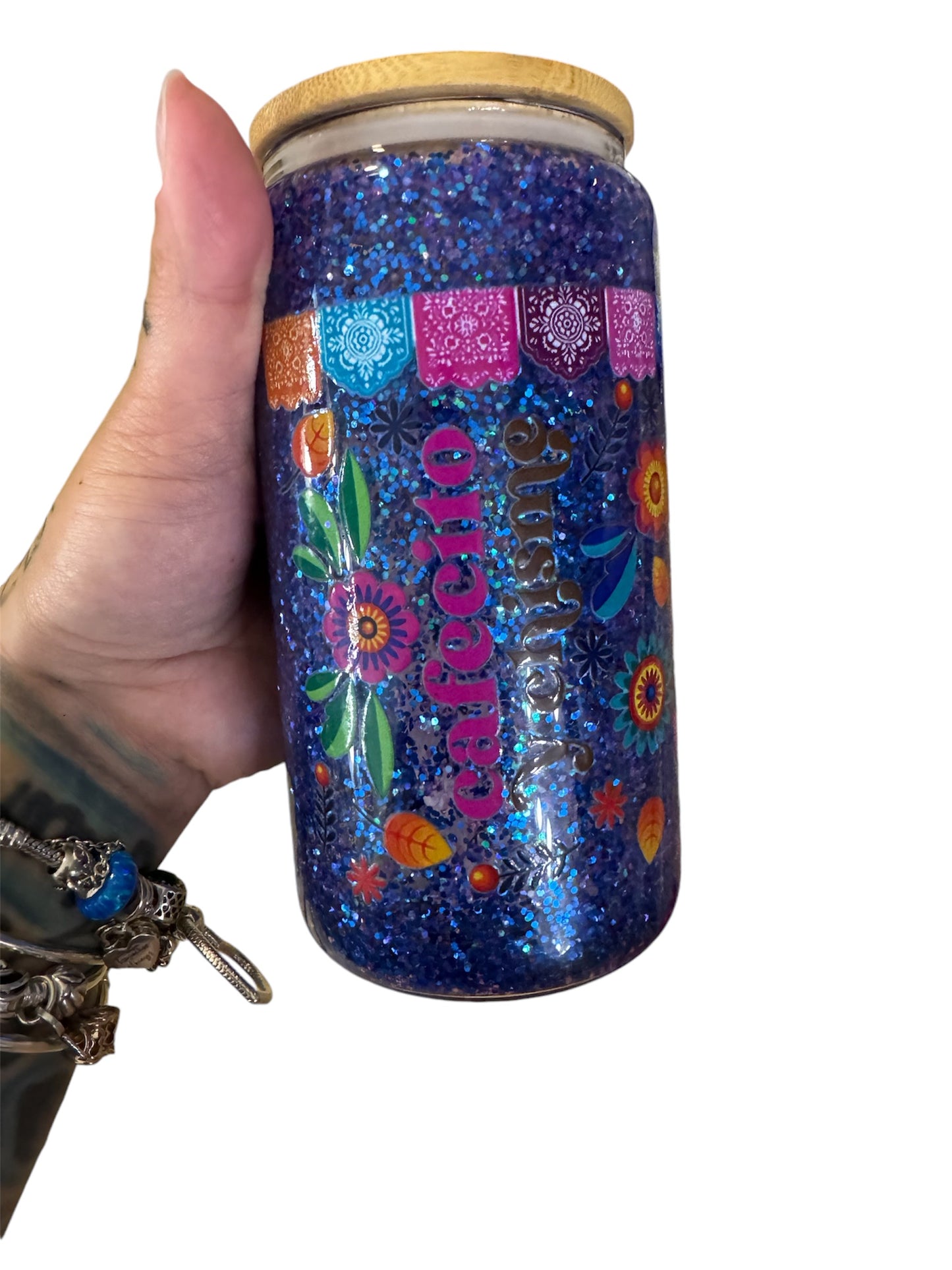 16oz Cafecito y chisme snowglobe cup