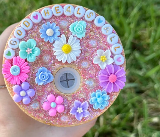 Decorated bamboo lid